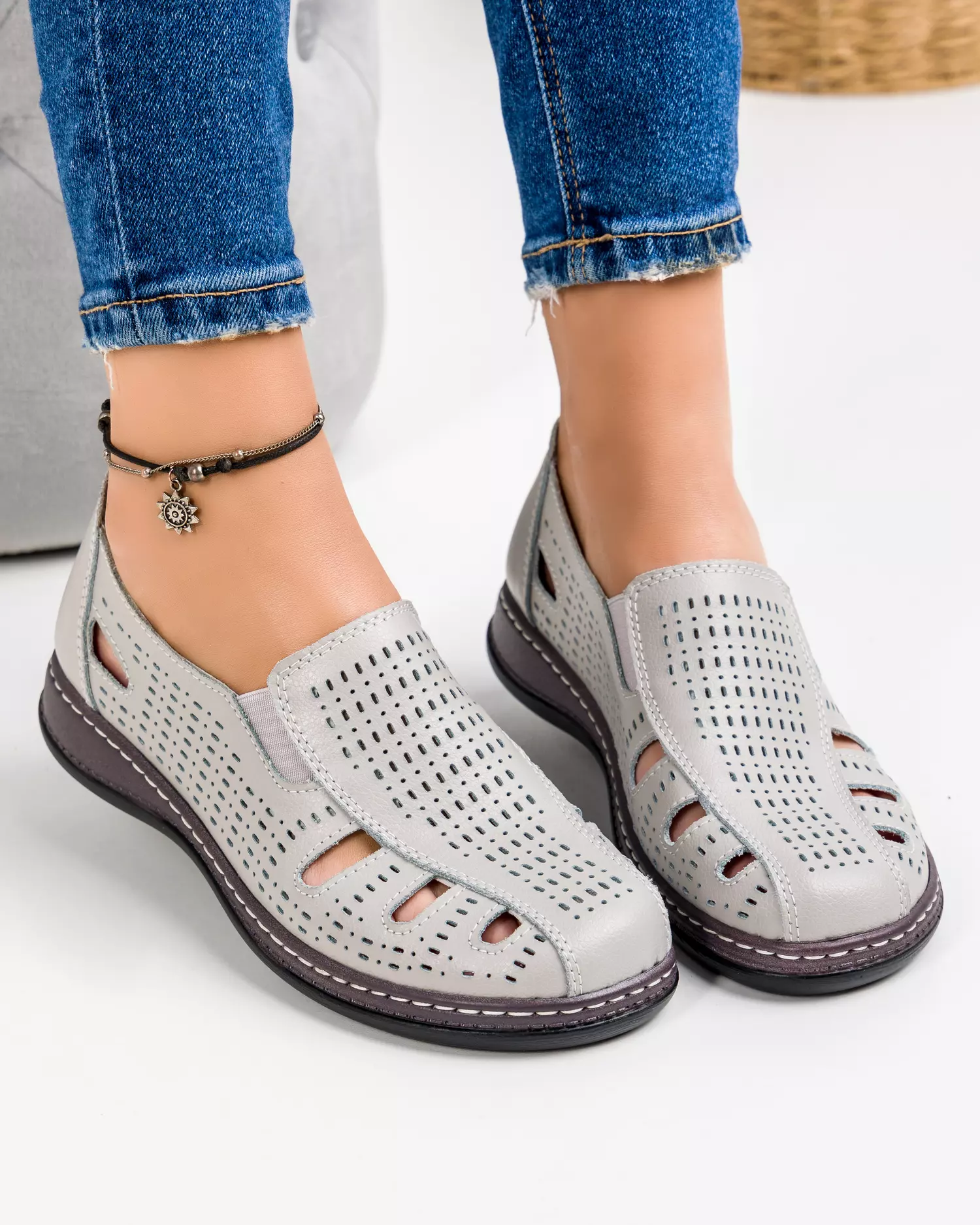 pantofi-gri-piele-naturala-dama-casual-perforati-cu-elastic-xh047-44742-2.webp