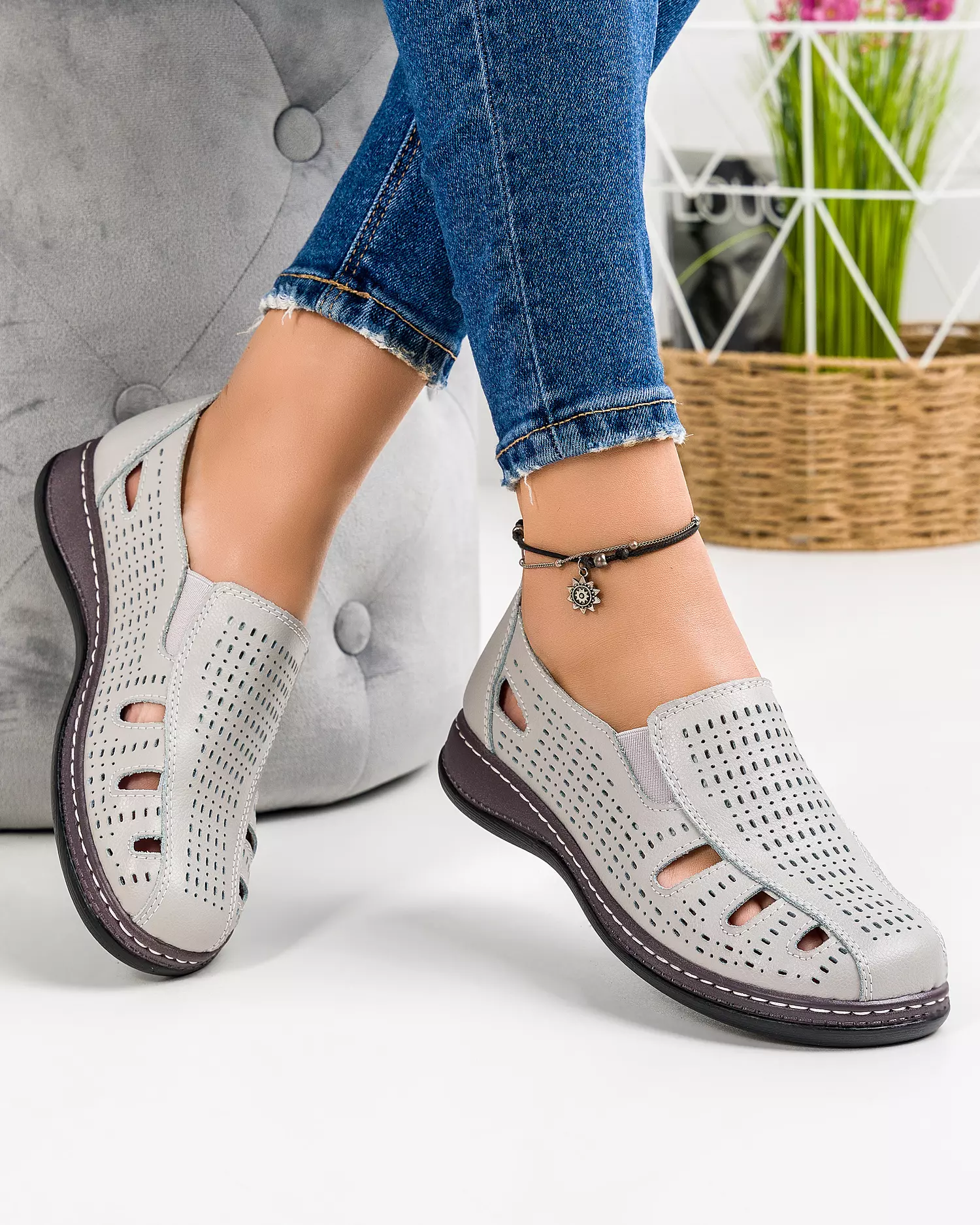 pantofi-gri-piele-naturala-dama-casual-perforati-cu-elastic-xh047-44745-2.webp