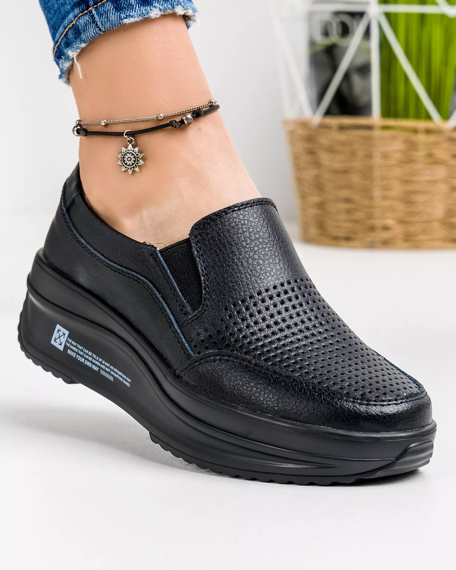 pantofi-negri-piele-naturala-dama-perforati-casual-cu-elastic-xh-3006-44658-2.webp