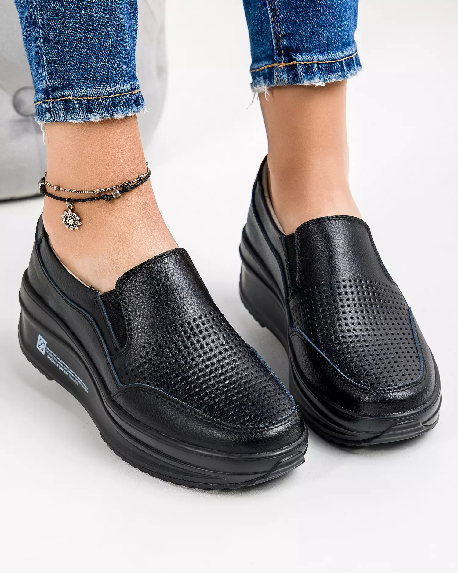 pantofi-negri-piele-naturala-dama-perforati-casual-cu-elastic-xh-3006-44661-2.webp