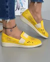 Pantofi Galbeni Din Piele Naturala Cu Motive Florale Si Perforatii Cu Elastic AKA02 3