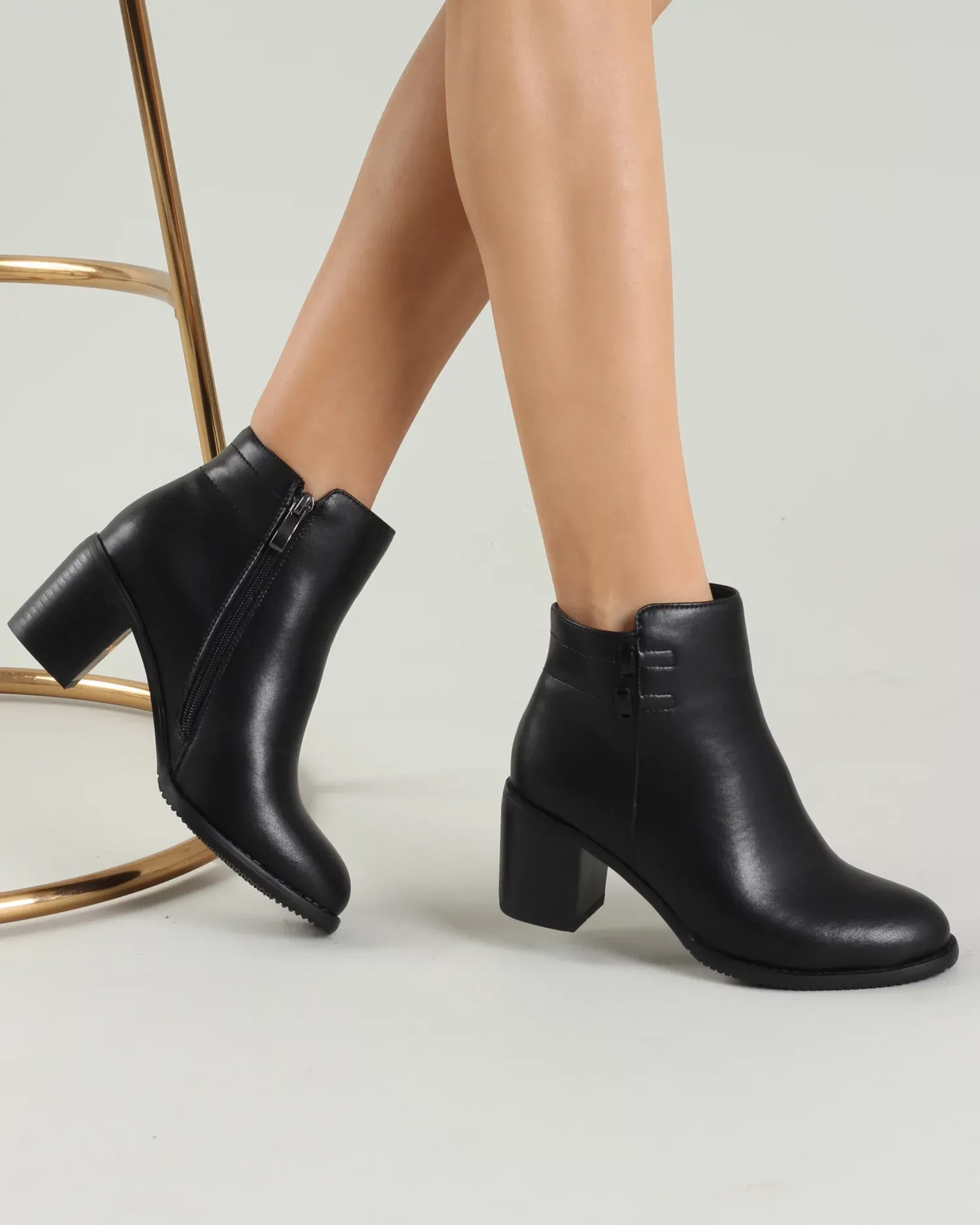 products/580/botine-piele-naturala-captusite-negre-vn2238-13632.webp