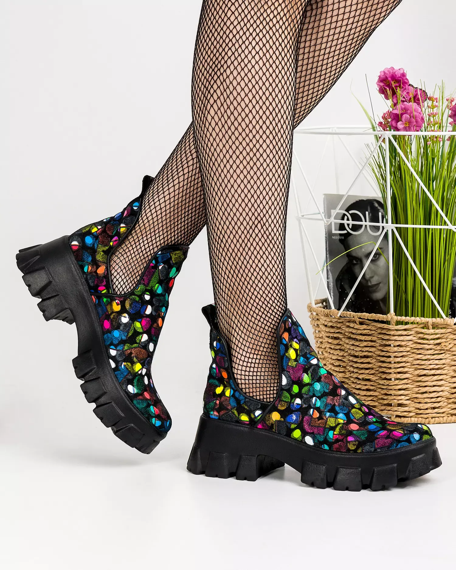 products/580/ghete-de-vara-dama-piele-naturala-intoarsa-negre-cu-print-picasso-pol157-46245.webp