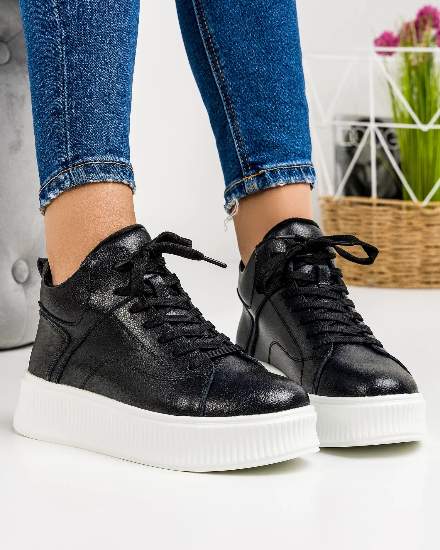 products/580/ghete-imblanite-piele-naturala-negre-aw456-33294.webp