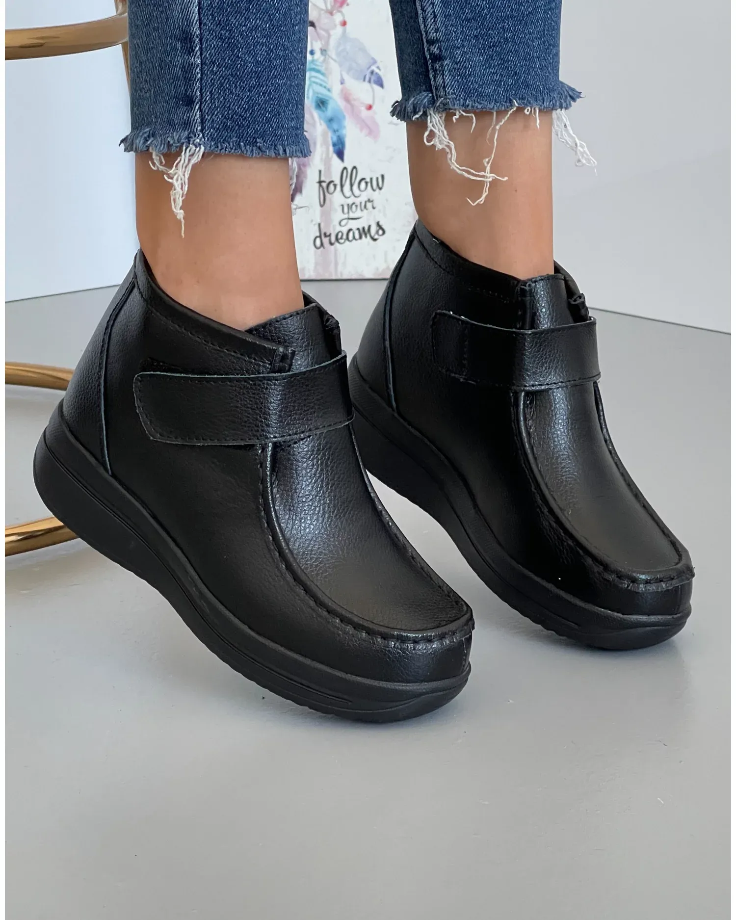 products/580/ghete-negre-piele-naturala-imblanite-pl-57-8016.webp