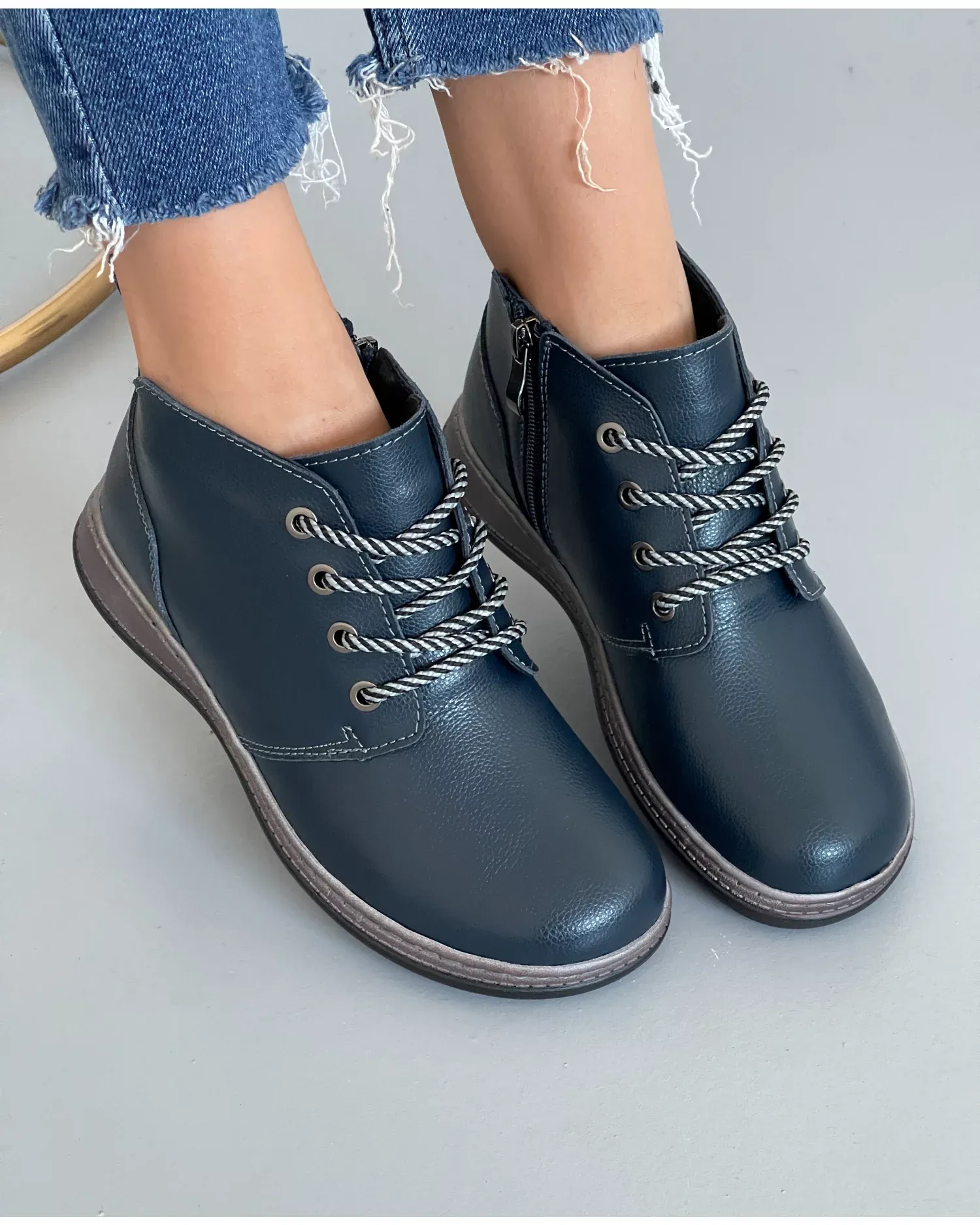 products/580/ghete-piele-naturala-bleumarin-imblanite-xh-2798-9210.webp