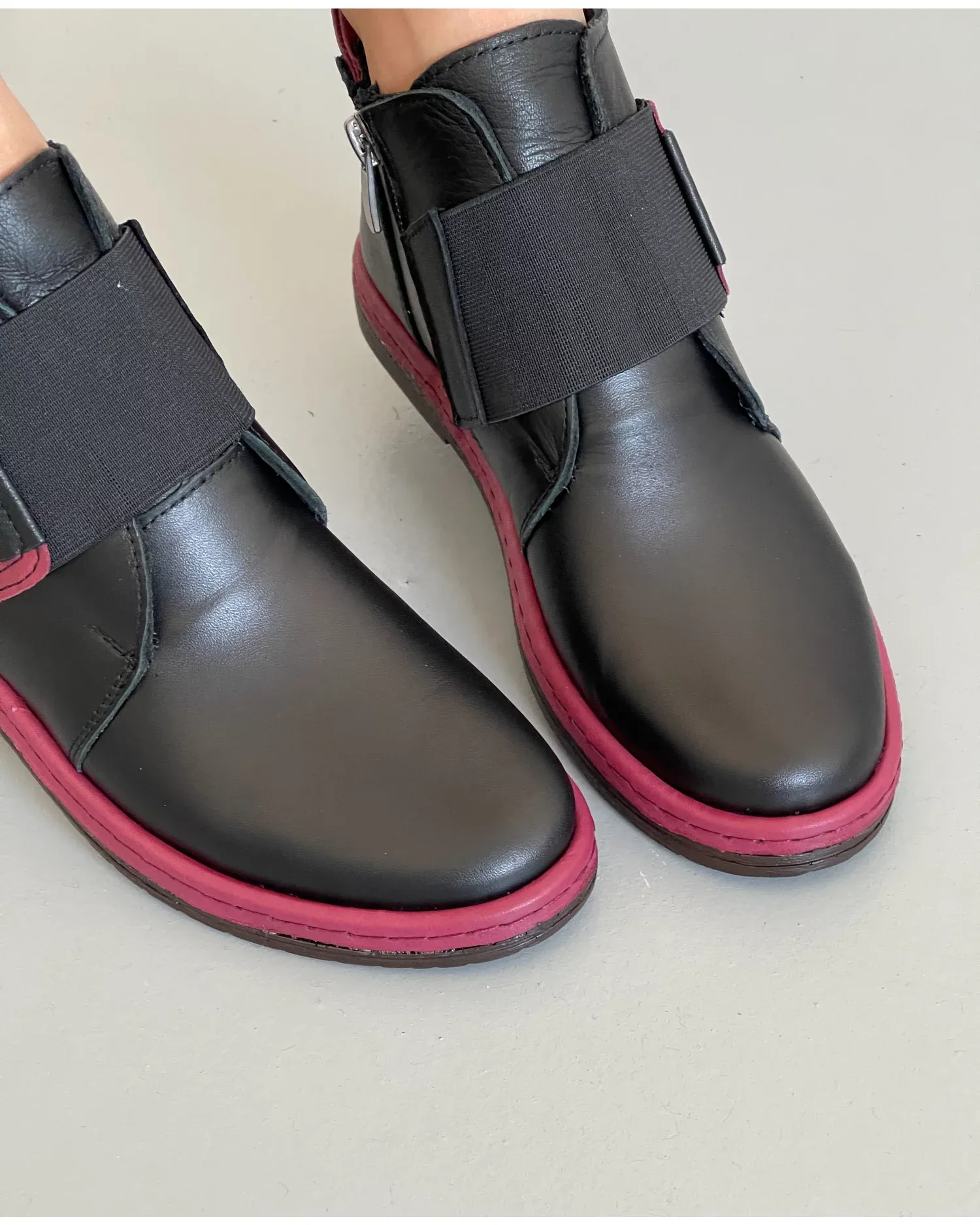 products/580/ghete-piele-naturala-negru-cu-bordo-imblanite-ak77-10080.webp