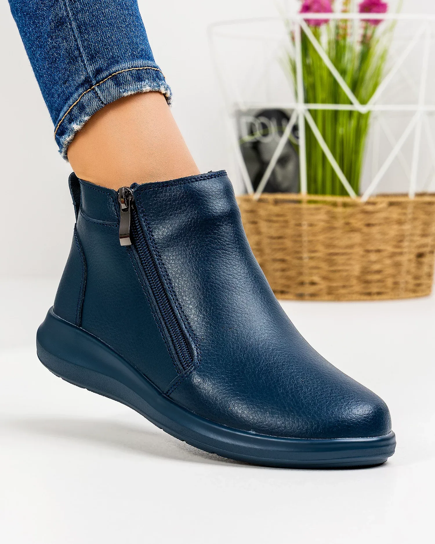 products/580/ghete-scurte-imblanite-dama-piele-naturala-bleumarin-sd-317-35112.webp