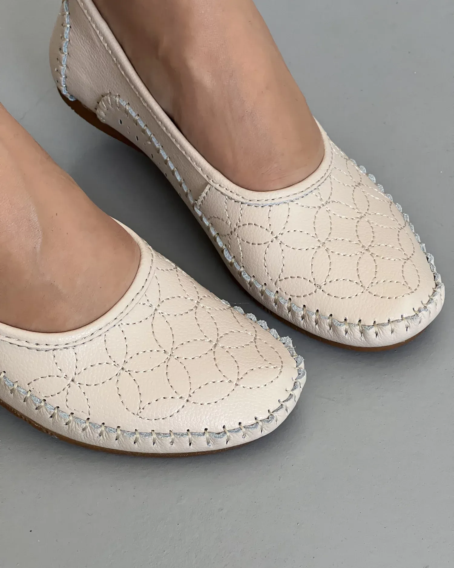 products/580/mocasini-bej-cu-cusatura-decorativa-piele-naturala-vk1024-9a-25764.webp