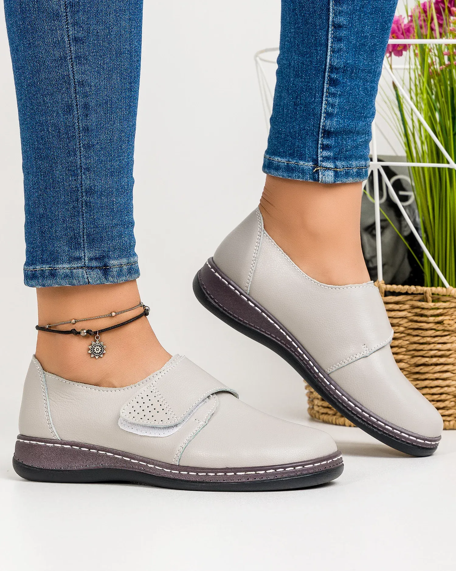 products/580/pantofi-casual-dama-piele-naturala-cu-bareta-gri-xh040-32943.webp