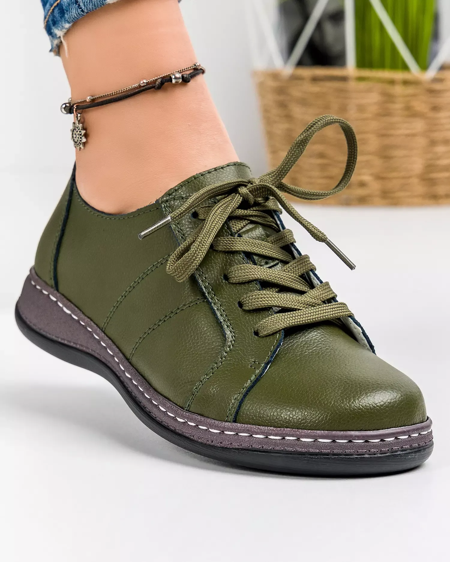 products/580/pantofi-casual-dama-piele-naturala-verde-inchis-cu-inchidere-siret-si-talpa-joasa-ap-2111-45774.webp