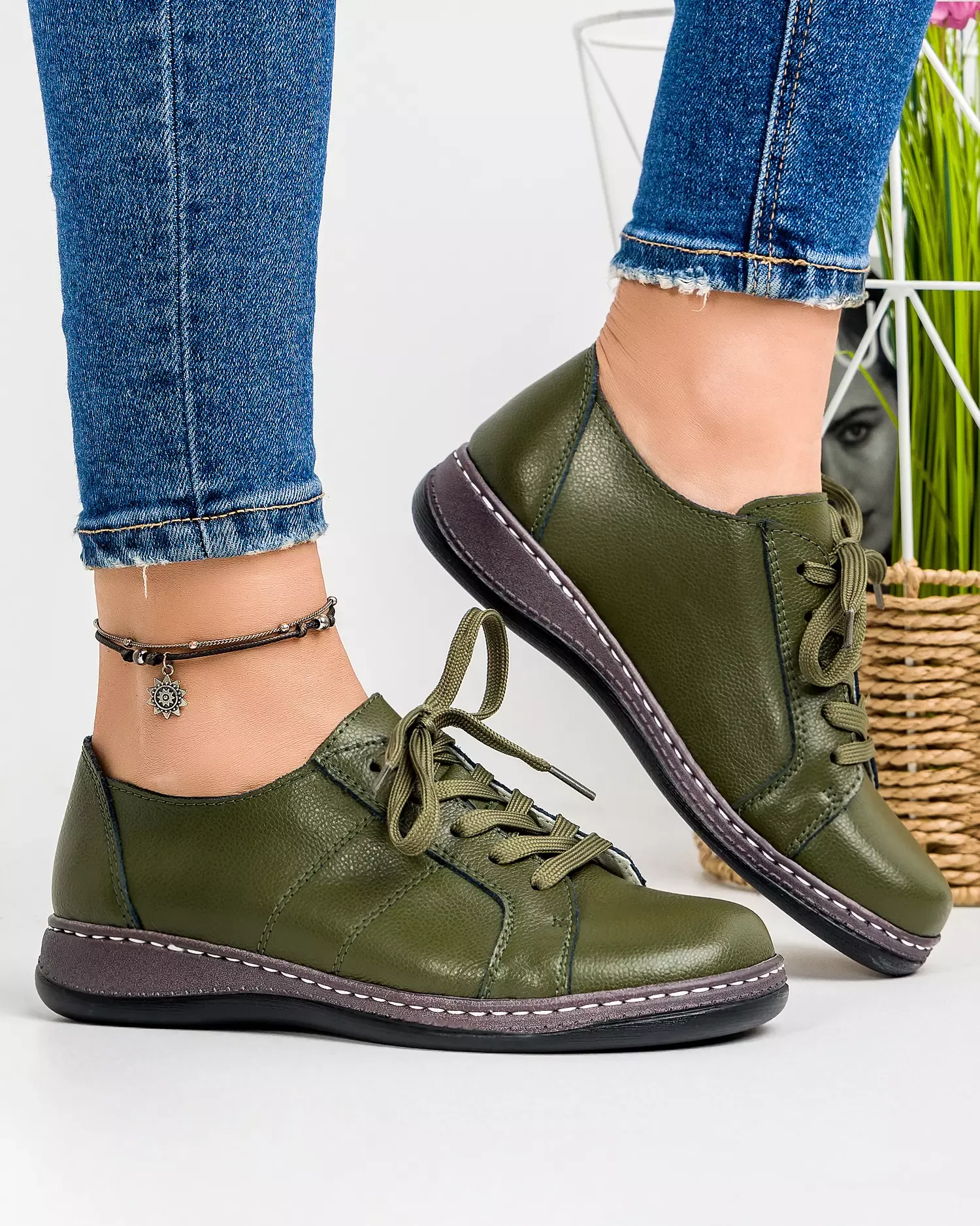 products/580/pantofi-casual-dama-piele-naturala-verde-inchis-cu-inchidere-siret-si-talpa-joasa-ap-2111-45783.webp