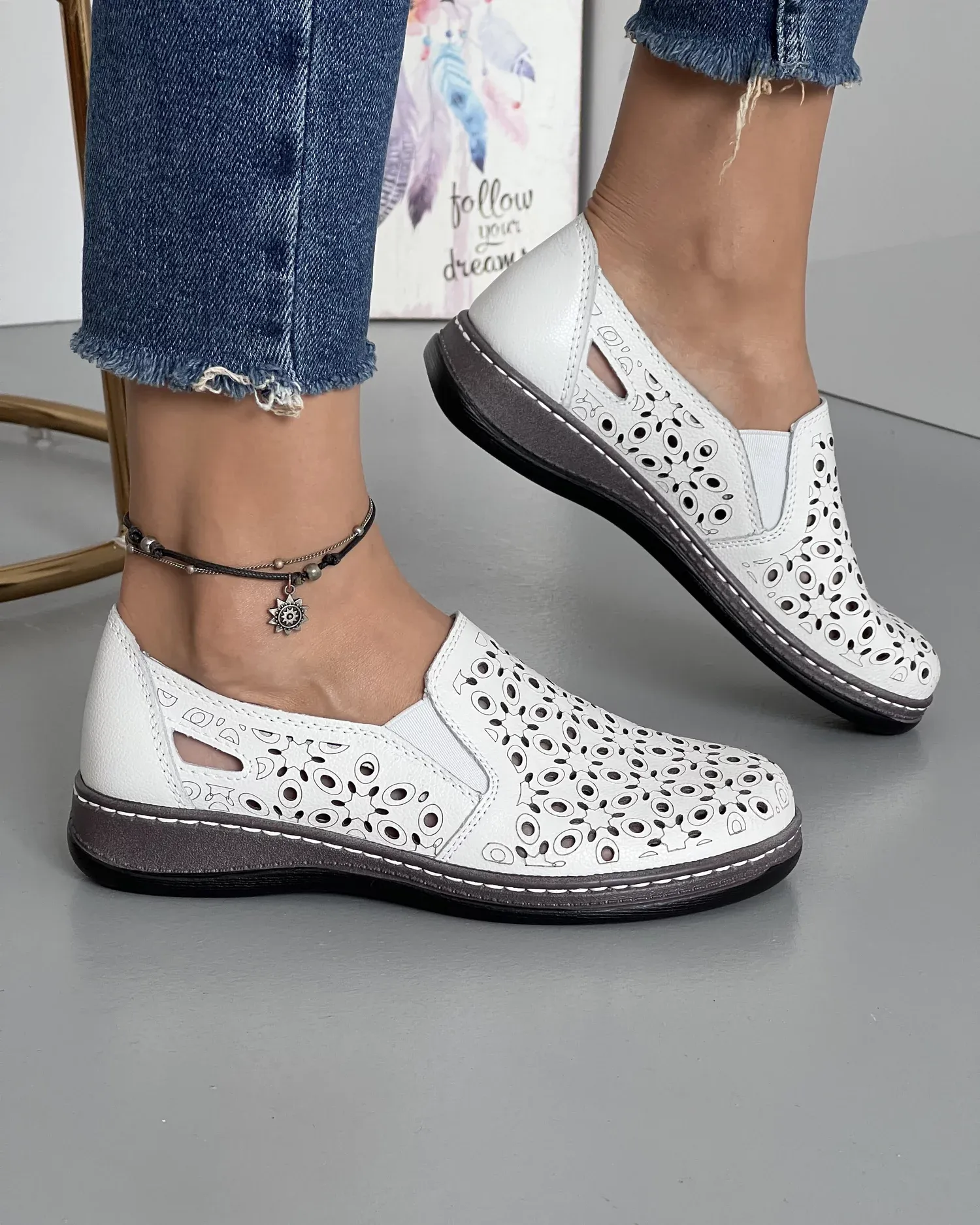products/580/pantofi-casual-piele-naturala-albi-perforati-jy8730-28056.webp
