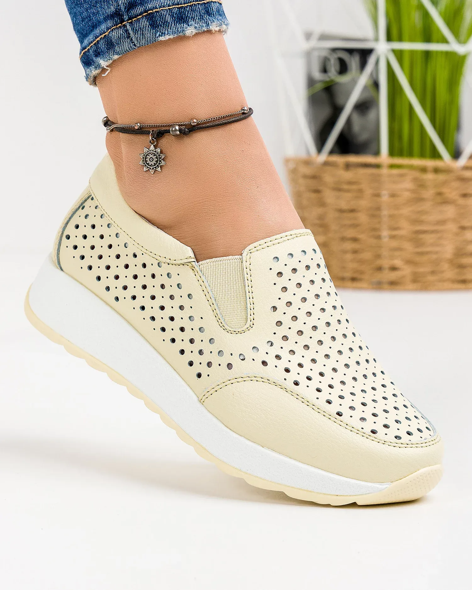 products/580/pantofi-casual-piele-naturala-bej-maya-43155.webp