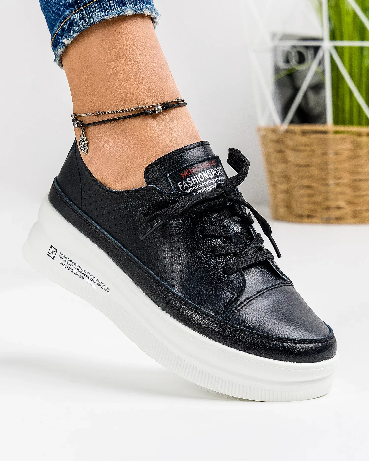 products/580/pantofi-casual-piele-naturala-perforati-negri-aw391-40050.webp