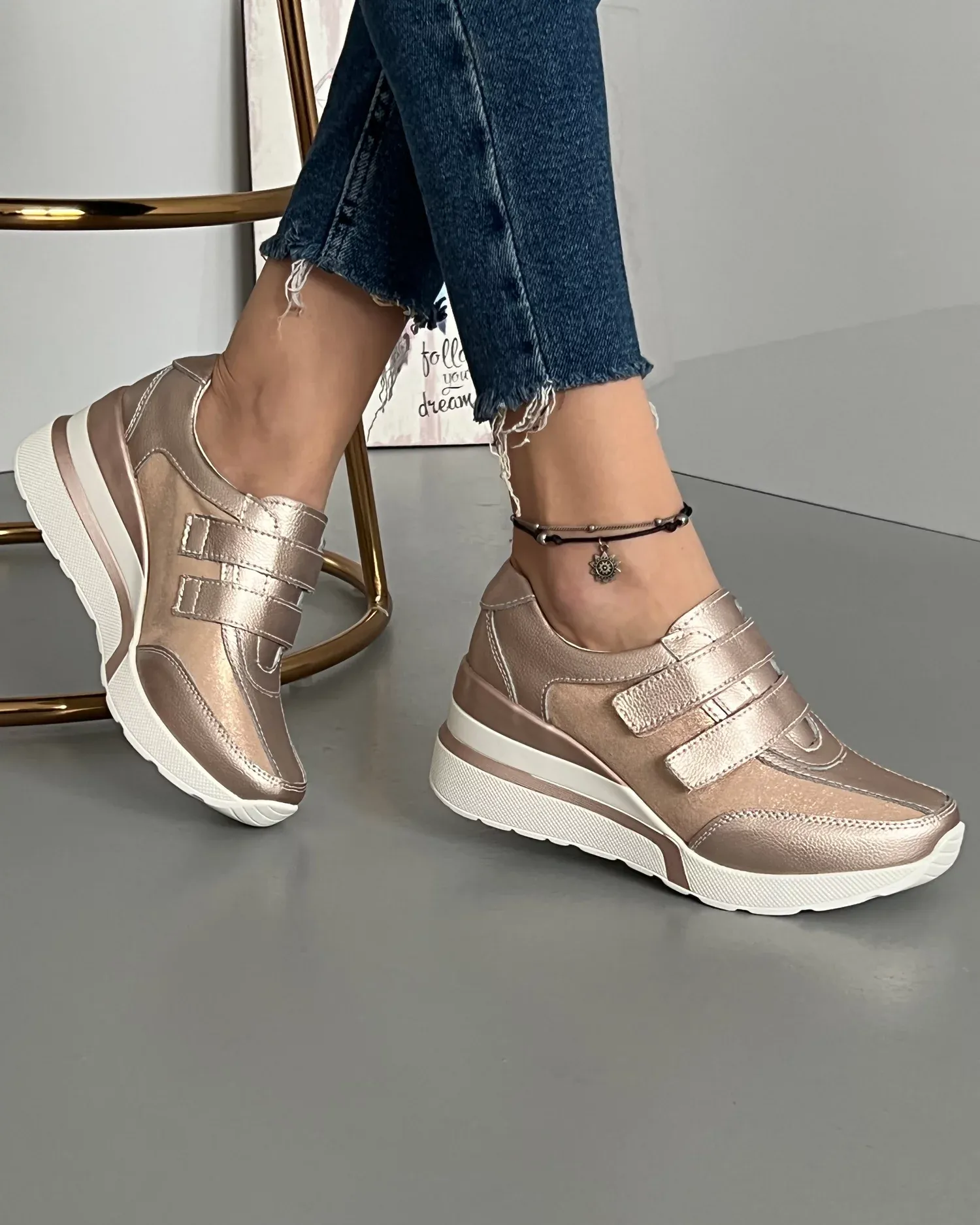 products/580/pantofi-cu-barete-champagne-piele-naturala-cu-piele-intoarsa-xh-2527-16395.webp