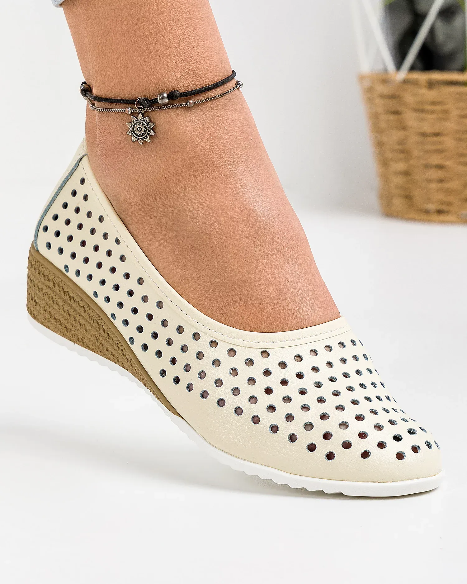 products/580/pantofi-dama-piele-naturala-bej-xh-3001-42975.webp