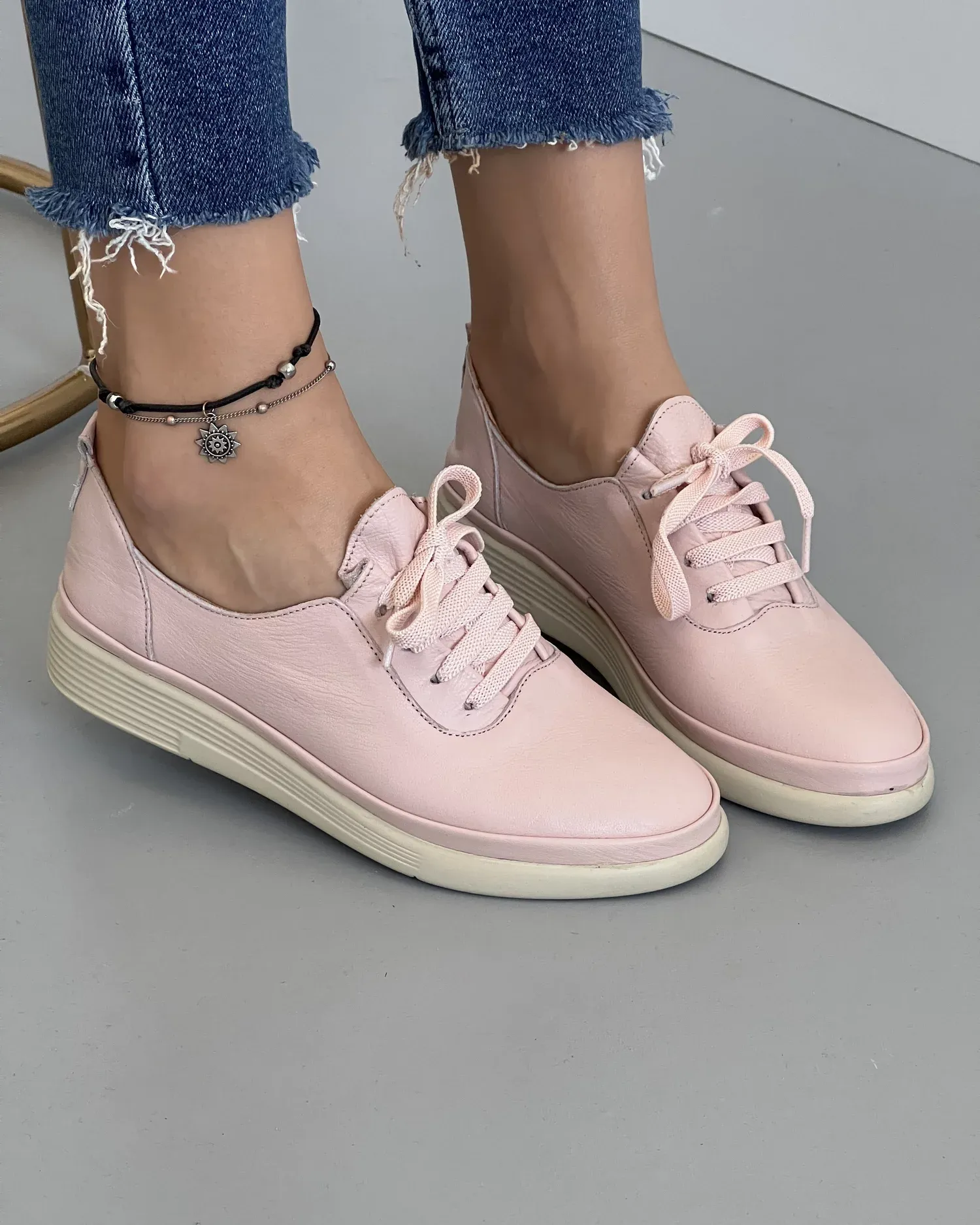 products/580/pantofi-de-dama-piele-naturala-casual-cu-siret-elastic-roz-pudra-akd05-26493.webp