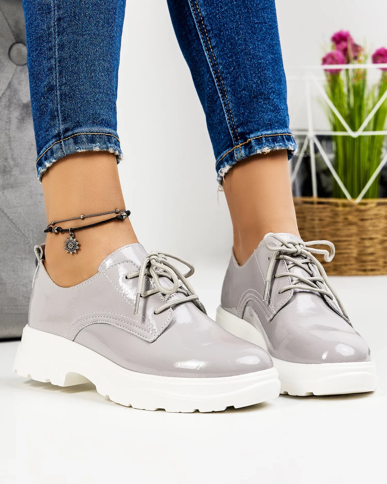 products/580/pantofi-gri-casual-piele-naturala-lacuita-aw384-36219.webp