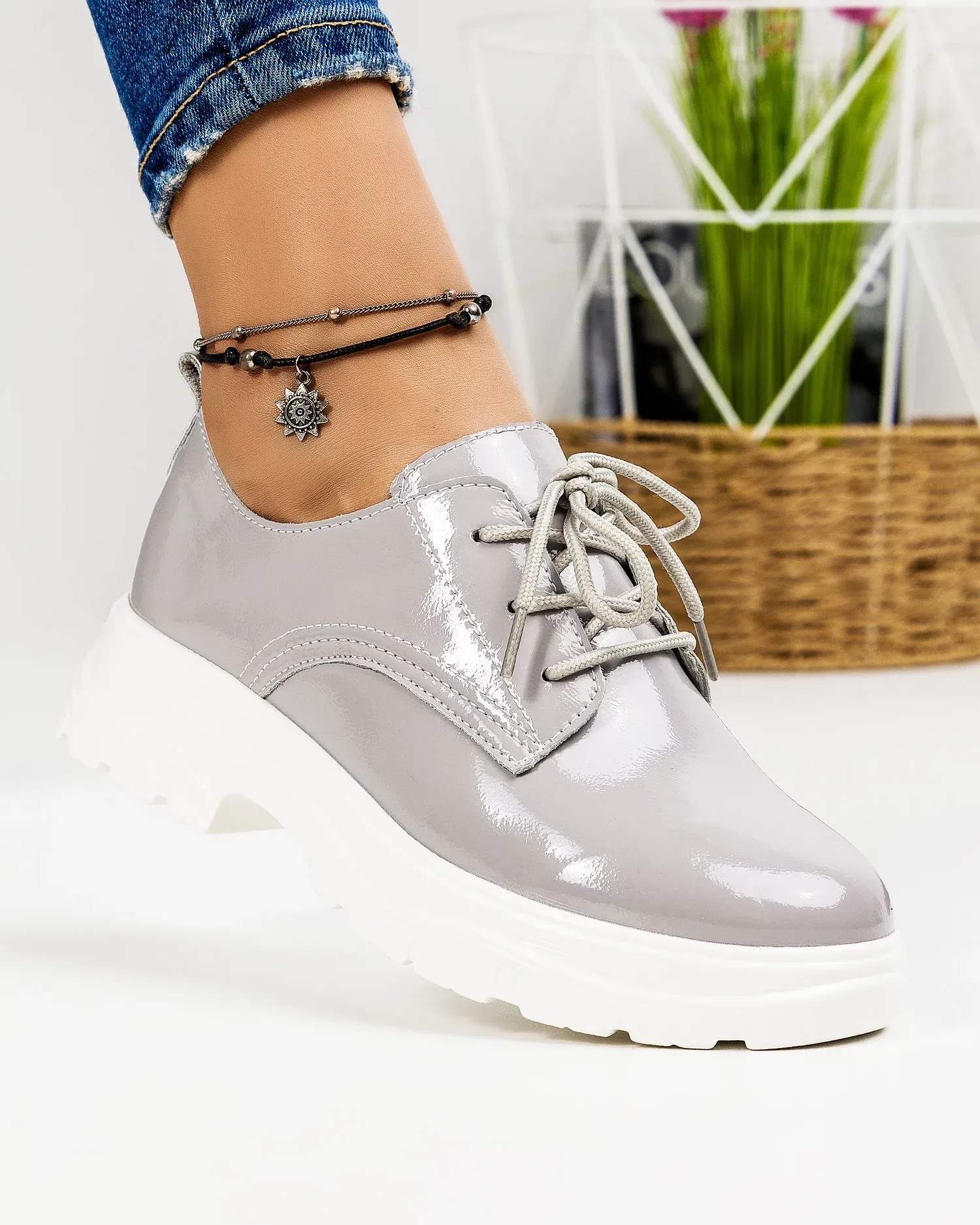 products/580/pantofi-gri-casual-piele-naturala-lacuita-aw384-36222.webp