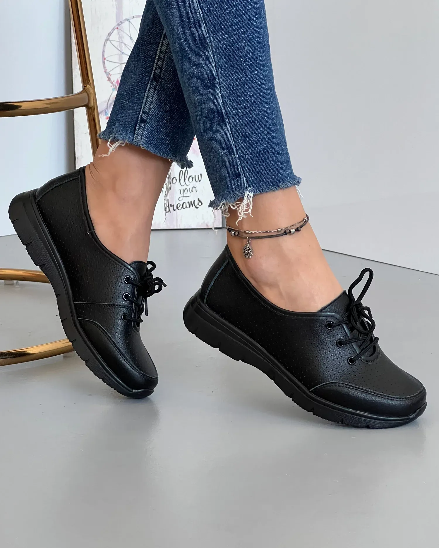 products/580/pantofi-negri-casual-perforati-cu-siret-din-piele-naturala-xh-3401-20373.webp