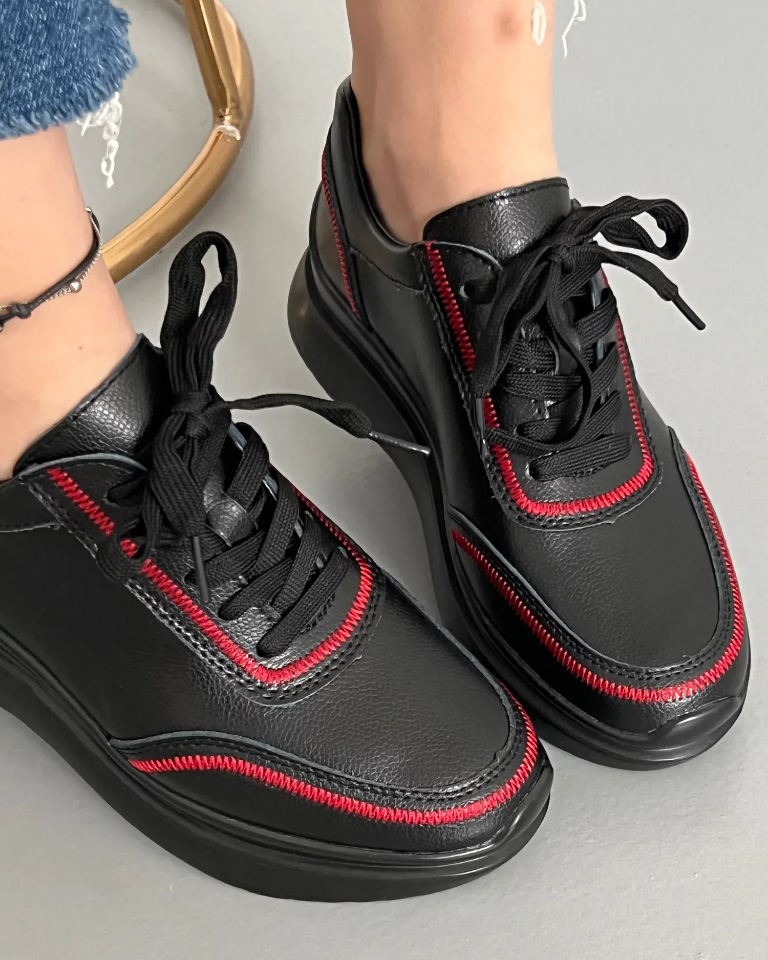 products/580/pantofi-negri-piele-naturala-cusatura-decorativa-rosie-aw353-16137.webp