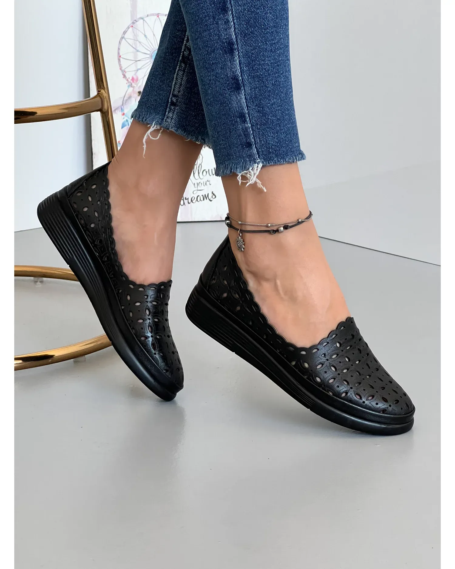 products/580/pantofi-piele-naturala-casual-perforati-negri-akb02-23040.webp