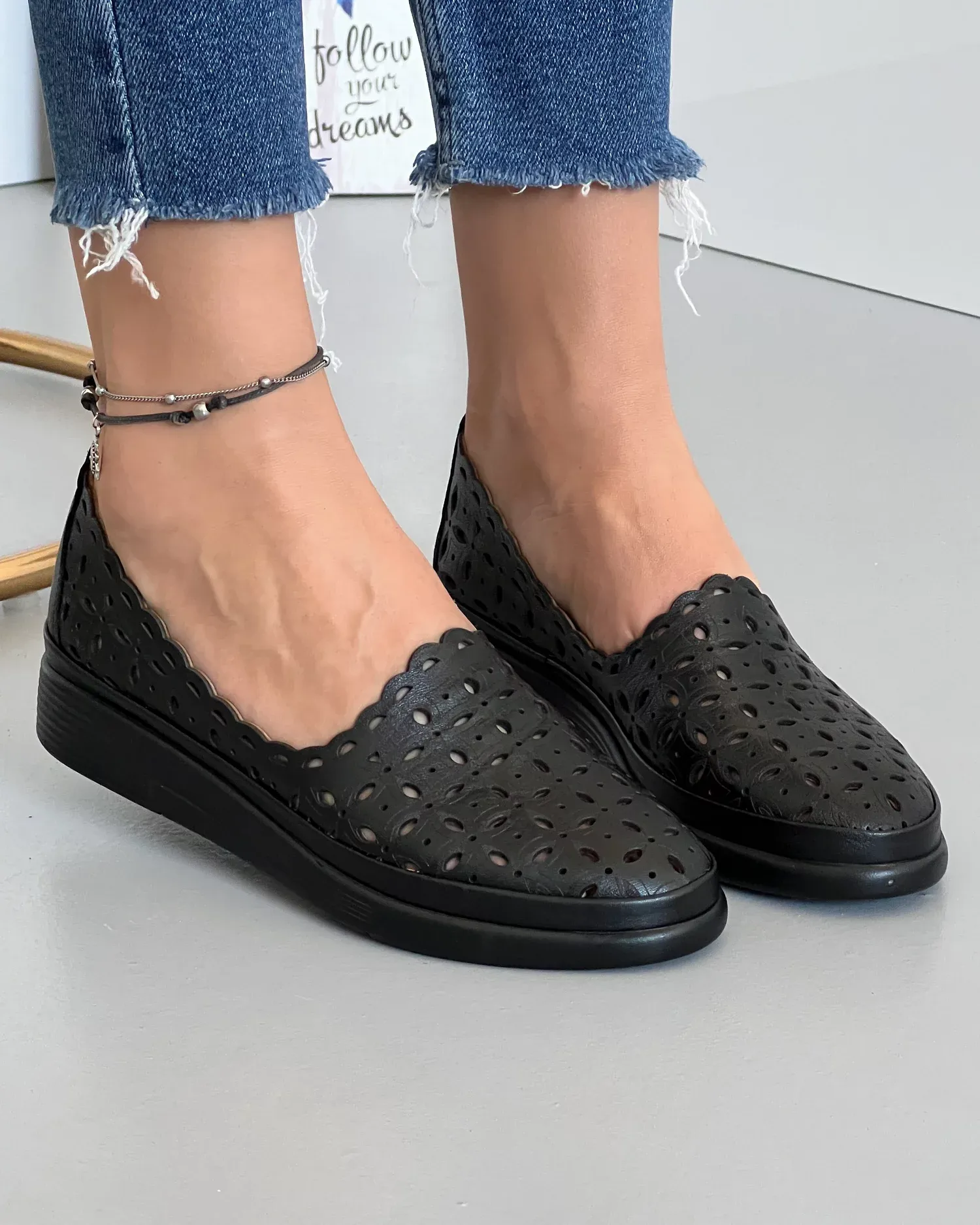 products/580/pantofi-piele-naturala-casual-perforati-negri-akb02-23046.webp