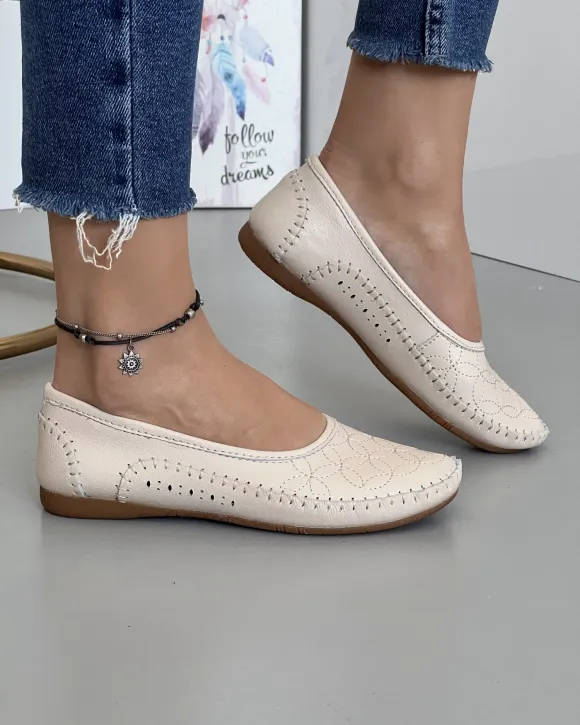 Mocasini Bej Cu Cusatura Decorativa Piele Naturala VK1024-9A