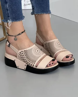 Sandale Piele Naturala Perforate Cu Detalii Capse Pe Talpa Roz Pudra AK063