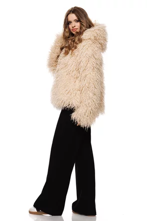 Blanita dama bej moderna cu gluga si fir lung