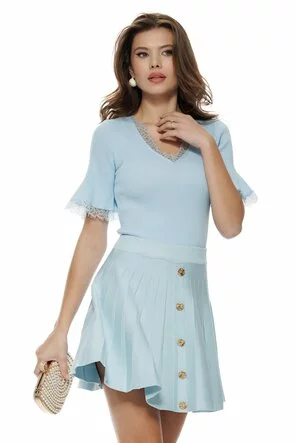 Bluza dama eleganta baby blue din vascoza premium cu contururi din dantela fina