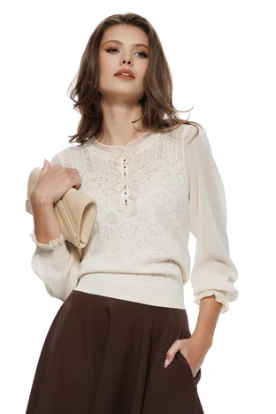 Bluza dama eleganta ivoire din tricot fin cu maneci de voal jabou fin dantelat cu perle si cristale