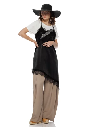 Bluza dama neagra premium cu insertii asimetrice de dantela