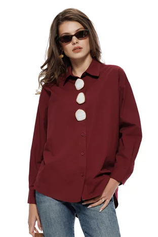 Camasa dama premium din bumbac bordo cu accesorii maxi sidefate