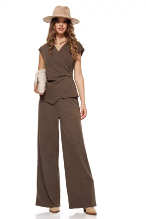 Compleu dama elegant moccacinno din tricot premium pufos vesta cu accesoriu metalic decorativ