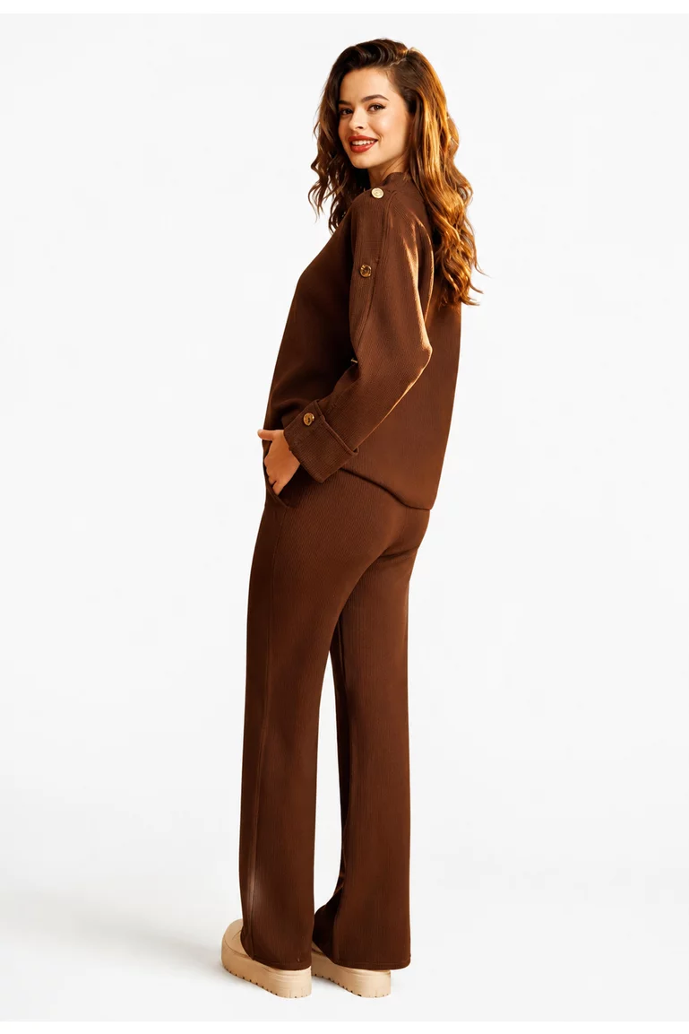 Compleu dama premium gros maro cu pantalon cu buzunare si pulover cu nasturi aurii picture - 2