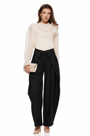 Pantaloni dama negri balloon cu pense ample si betelie intoarsa