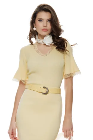 Bluza dama eleganta galben din vascoza premium cu contururi din dantela fina