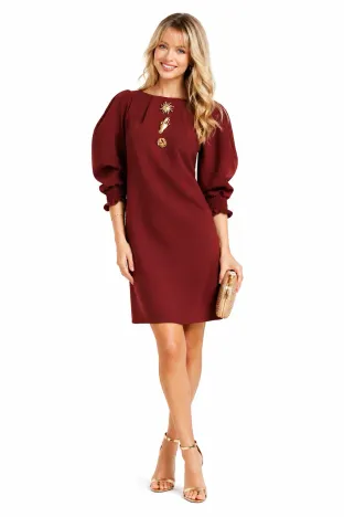 Rochie Fofy eleganta din stofa premium bordo cu accesorii sofisticate si maneci elaborate