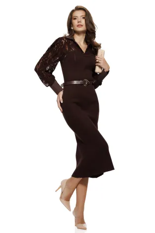 Rochie tricotata eleganta maro cu insertii de dantela si curea