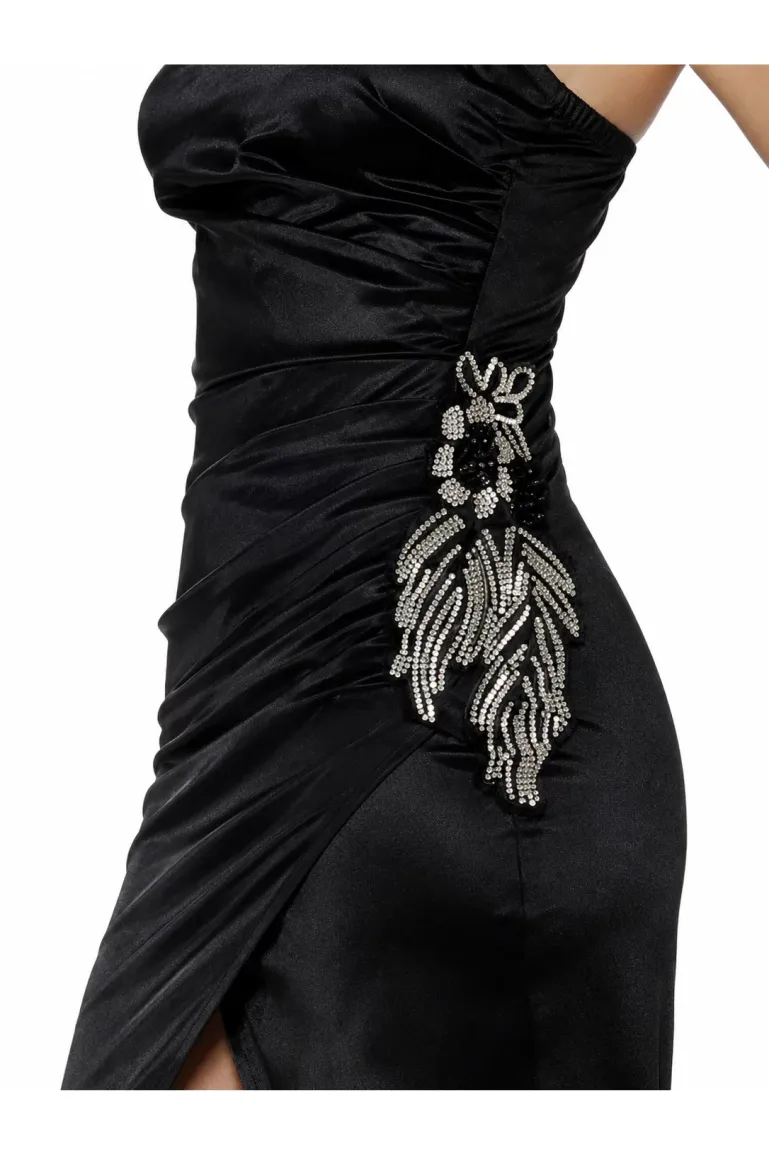 Rochie midi de ocazie din lycra neagra satinata cu falduri su cupe buretate picture - 3