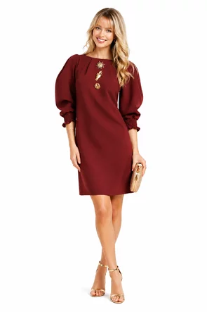 Rochie Fofy eleganta din stofa premium bordo cu accesorii sofisticate si maneci elaborate