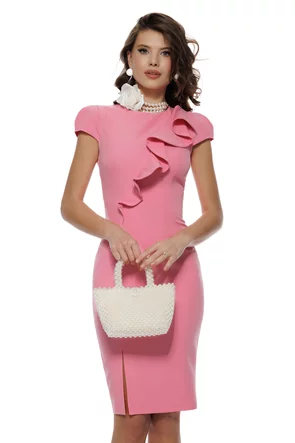 Rochie Fofy roz premium conica cu volan asimetric si croi feminin sculptat