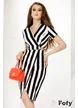 Rochie in dungi  petrecuta cu accesoriu auriu intr-o parte