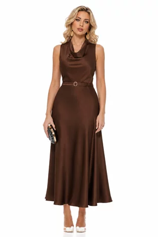 Rochie lunga eleganta din satin maro guler fald si curea toamna 2026
