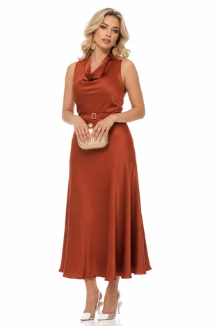 Rochie lunga eleganta din satin teracota guler fald si curea toamna 2026