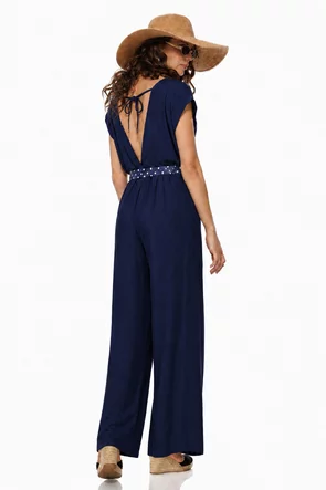 Salopeta de vara din vascoza bleumarin decoltata cu pantalon lejer si esarfa cu buline