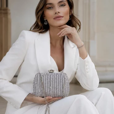 Geantă Elise Argintie si perle – Geantă Elegantă de Ocazie pentru Evenimente Speciale