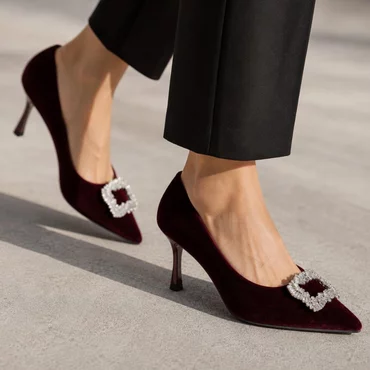 Pantofi dama eleganti stiletto catifea Bordo cu accesoriu brosa Rody